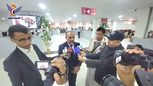 رئيس جامعة صنعاء يدّشن اختبارات القبول والمفاضلة بكلية الطب للعام 1447هـ