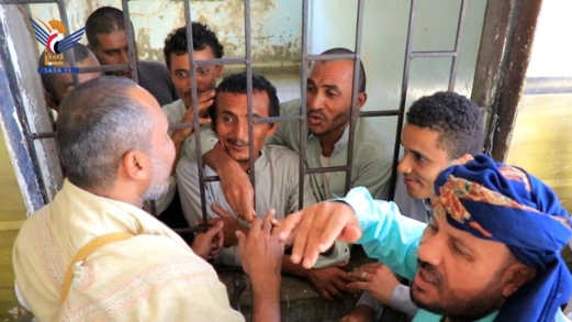 مناقشة احتياجات دور الرعاية الاجتماعية والاطلاع على أحوال نزلائها بالحديدة