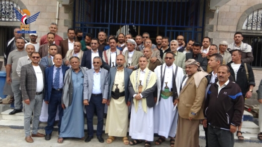 وزير الاتصالات يتفقد الانضباط الوظيفي بفرعي الاتصالات والبريد في إب