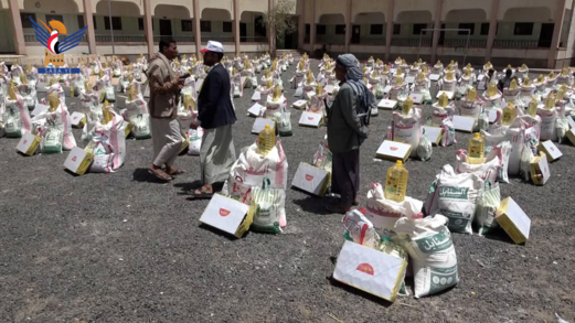 مؤسسة بنيان تدشن توزيع 905 سلة غذائية للأسر الفقيرة بمدينة عمران