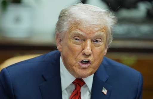 ترامب يعلن رفع الرسوم الجمركية العالمية من 10 إلى 15%