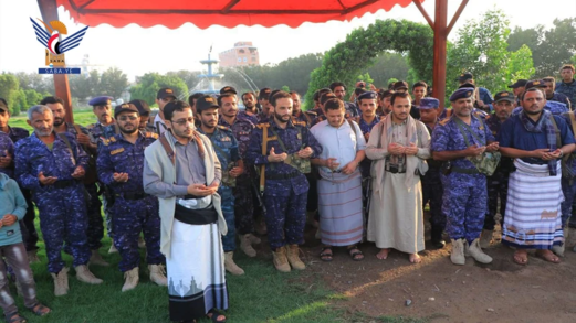 قيادة ومنتسبو قوات النجدة بالحديدة يزورون روضة الشهداء بمركز المحافظة