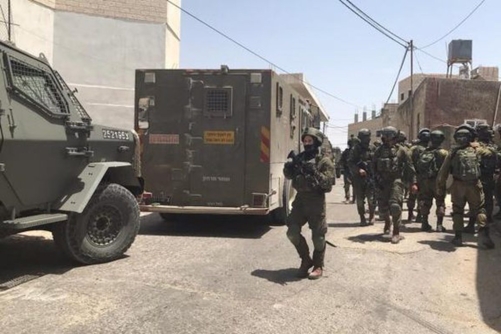 العدو الإسرائيلي يقتحم قباطية في جنين ويعتقل فلسطينيا ويستكمل شق طريق استيطاني قرب بيت لحم