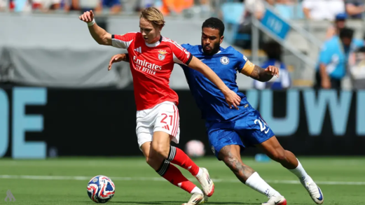 إيقاف مباراة تشيلسي وبنفيكا بسبب سوء الأحوال الجوية