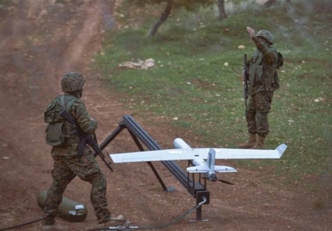 المقاومة اللبنانية تستهدف ناقلة جند مدرعة لجيش العدو الإسرائيلي