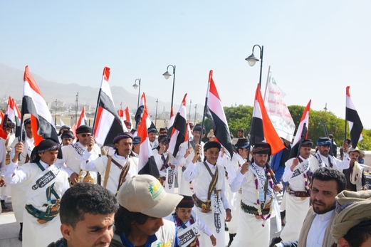 الأول في اليمن .. صنعاء تحتفل بـ 3300 عريس وعروس من مختلف محافظات الجمهورية (تقرير مصور) الأول في اليمن .. صنعاء تحتفل بـ 3300 عريس وعروس من مختلف محافظات الجمهورية (تقرير مصور)