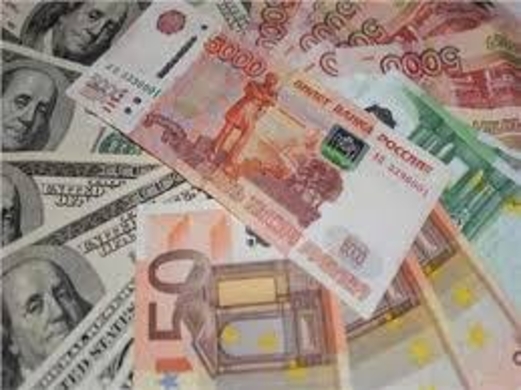 ارتفاع العملة الروسية بأكثر من 9% أمام الدولار خلال شهر ونصف