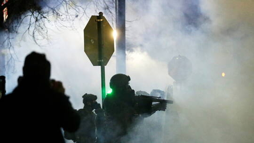 عار أمريكا القومي: تحمّلٌ واحتفال عار أمريكا القومي: تحمّلٌ واحتفال