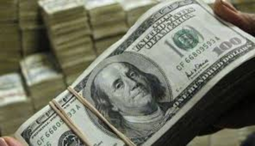 انخفاض الدولار لأدنى مستوى في أكثر من شهرين