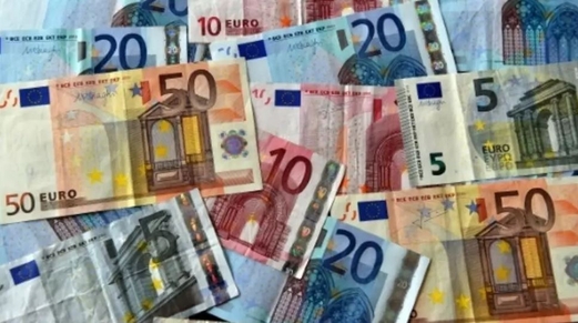 ارتفاع عجز الميزانية الفرنسية إلى 220 مليار يورو في 2021
