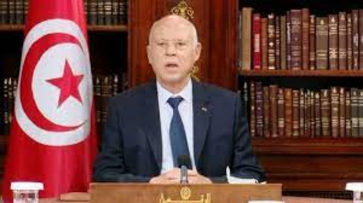 لماذا حدَّد قيس سعيد تجميد البرلمان في 30 يوماً وما الذي سيستطيع فعله خلالها للتونسيين؟