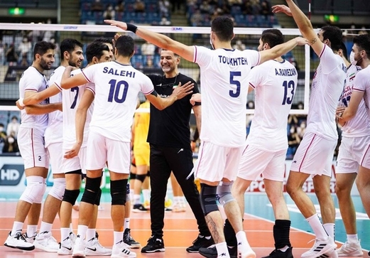 منتخب إيران يتوج بلقب بطولة آسيا لكرة الطائرة