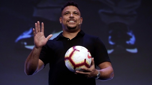 البرازيلي رونالدو يدافع عن مشروع دوري السوبر الأوروبي