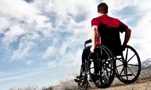 أبناء المعاقين ..فخرٌ أم خجل من آبائِهم ؟ أبناء المعاقين ..فخرٌ أم خجل من آبائِهم ؟