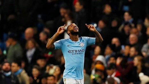 ستيرلينغ يفوز بجائزة لاعب الشهر في الدوري الإنجليزي