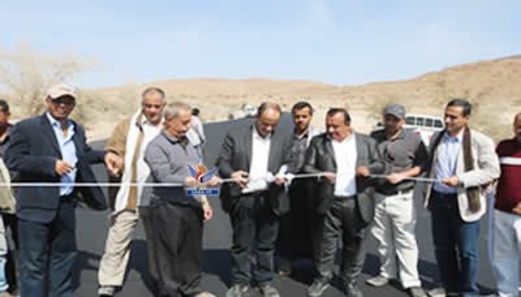 وزير الأشغال يفتتح المرحلة الأولى من تأهيل طريق صنعاء – صعدة