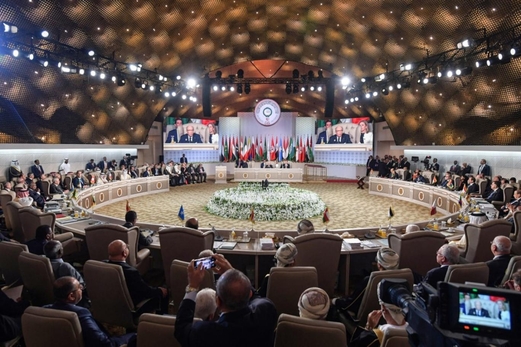 القمة العربية في عالم متوتر
