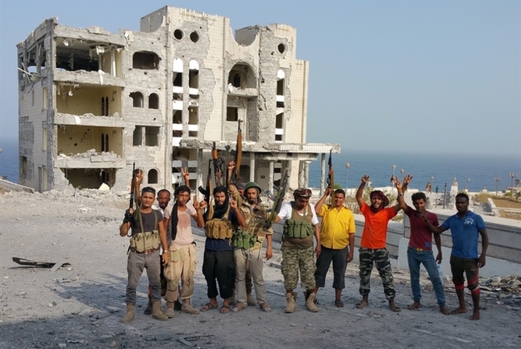 تفريخ ميليشيات سلفيّة موازية: السعودية تقلّم أظفار «الانتقالي» تفريخ ميليشيات سلفيّة موازية: السعودية تقلّم أظفار «الانتقالي»