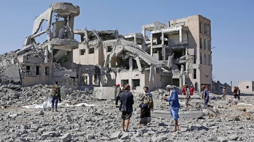 القنابل الأمريكية والبريطانية تفتك بأرواح اليمنيين القنابل الأمريكية والبريطانية تفتك بأرواح اليمنيين