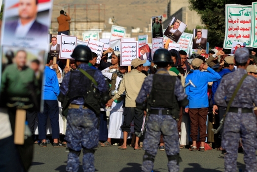وفد عسكري أميركي في المهرة: واشنطن لا تغفل عن بحر العرب وفد عسكري أميركي في المهرة: واشنطن لا تغفل عن بحر العرب