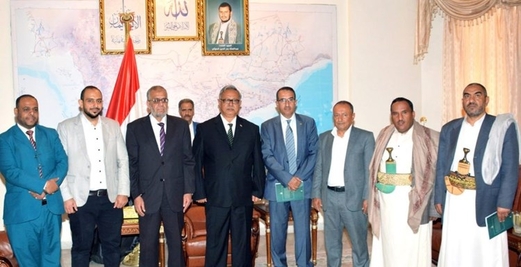 رئيس حكومة صنعاء يلتقي ممثل حماس في اليمن.. وهذا ما ناقشاه