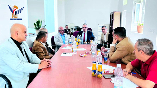 مناقشة سير العملية التعليمية في كلية الطب بجامعة إب