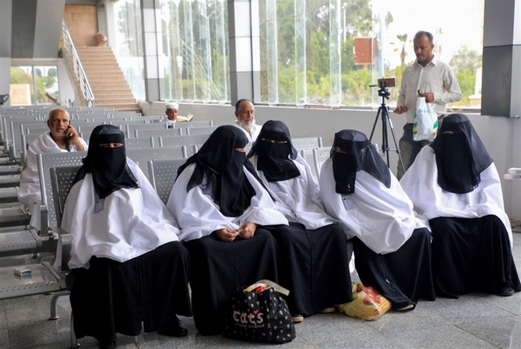 مسقط تنعش مسار السلام: محادثات «إيجابية» حول الأسرى مسقط تنعش مسار السلام: محادثات «إيجابية» حول الأسرى