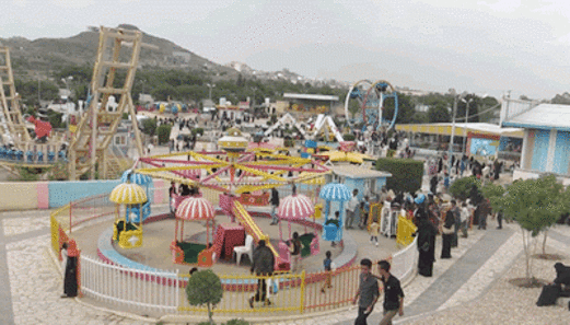 عيد اليمنيين.. معاناة وإصرار على الحياة