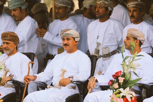 رسائل صنعاء العسكرية تثمر: عودة الوساطة العُمانية رسائل صنعاء العسكرية تثمر: عودة الوساطة العُمانية