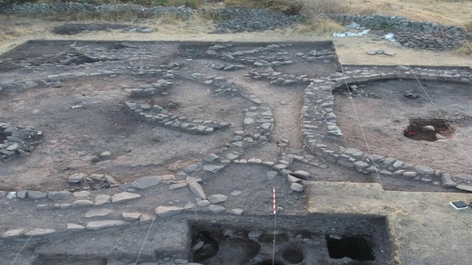 اكتشاف مقبرة قديمة عمرها حوالي 2900 عام في بيرو اكتشاف مقبرة قديمة عمرها حوالي 2900 عام في بيرو