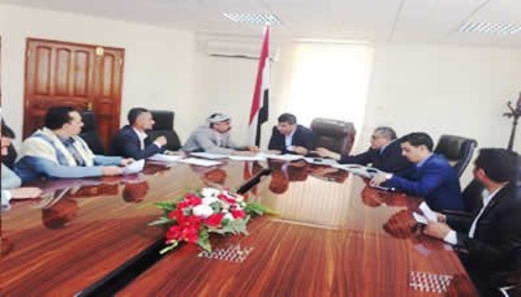 أبو لحوم  يناقش مع محافظ صنعاء الأداء المالي والتنموي بالمحافظة