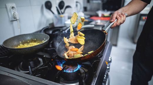 دراسة: الطهي على الغاز أسوأ 100 مرة على صحتنا من عوادم السيارات دراسة: الطهي على الغاز أسوأ 100 مرة على صحتنا من عوادم السيارات