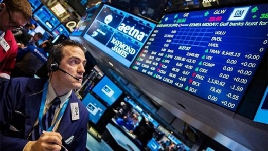 انخفاض طفيف للأسهم الأمريكية في مستهل التعاملات