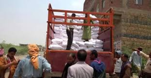 الصناعة توجه بضبط المحلات التي تبيع المواد الغذائية المقدمة من المنظمات الدولية