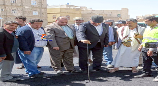 مقبولي وعُباد يتفقدان أعمال سفلتة ضفاف السائلة الشمالية في ببني الحارث مقبولي وعُباد يتفقدان أعمال سفلتة ضفاف السائلة الشمالية في ببني الحارث
