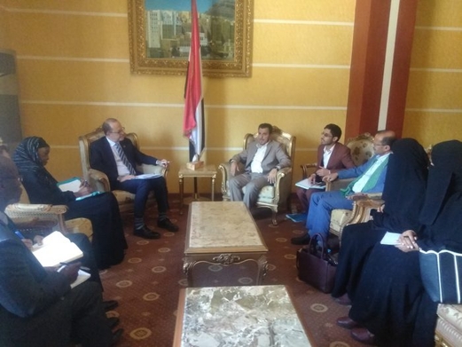 وزير الصحة يلتقي المدير الإقليمي لمنظمة اليونيسف وزير الصحة يلتقي المدير الإقليمي لمنظمة اليونيسف