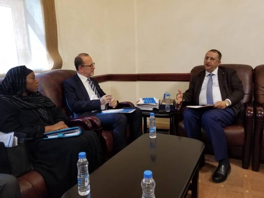 وزير المياه والبيئة يلتقي المدير الإقليمي لمنظمة اليونيسف وزير المياه والبيئة يلتقي المدير الإقليمي لمنظمة اليونيسف