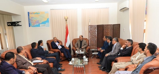 وزيرا النقل والمالية يناقشان أوضاع هيئة تنظيم شؤون النقل البري وزيرا النقل والمالية يناقشان أوضاع هيئة تنظيم شؤون النقل البري