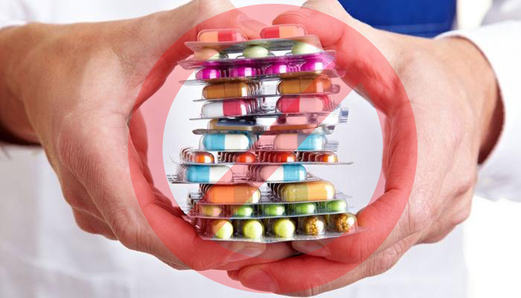 أطباء وأكاديميون يحذرون من الاستخدام المفرط للمضادات الحيوية أطباء وأكاديميون يحذرون من الاستخدام المفرط للمضادات الحيوية