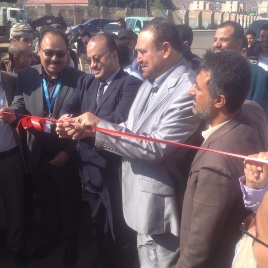 مقبولي وعُباد يدشنان مشروع إنارة بعض الشوارع الرئيسية بالطاقة الشمسية بامانة العاصمة