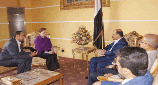 وزير النقل يناقش سبل إعادة تأهيل ميناء الحديدة وفقا لاتفاقية ستوكهولم