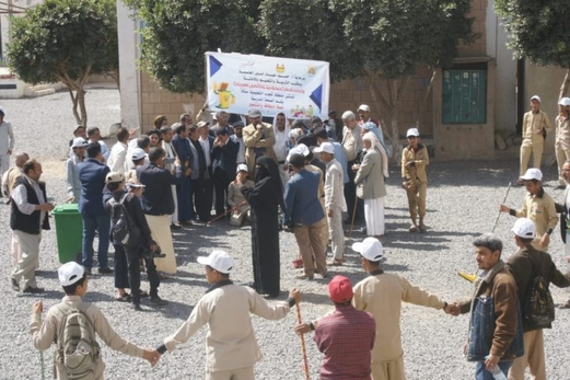 أمين العاصمة يدشن حملة نظافة وتشجير بمديرية شعوب