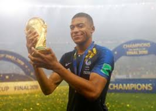 فرنسا تحرز لقب كأس العالم للمرة الثانية