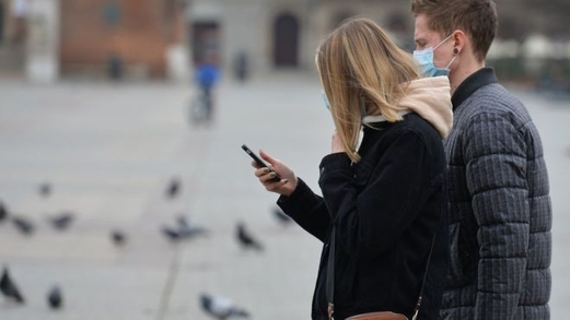 منظمة الصحة العالمية تحذر من أن الشباب “غير محصنين” ضد خطر الإصابة منظمة الصحة العالمية تحذر من أن الشباب “غير محصنين” ضد خطر الإصابة