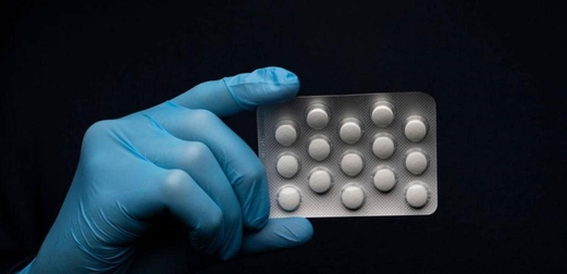 شركة سورية تعلن موعد طرح دواء “كورونا” في الأسواق وتسعيرته الرسمية شركة سورية تعلن موعد طرح دواء “كورونا” في الأسواق وتسعيرته الرسمية