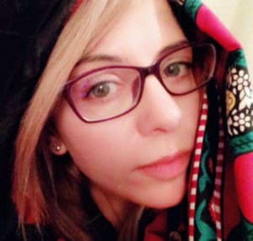 هل من مُنْصِتْ.…! هل من مُنْصِتْ.…!