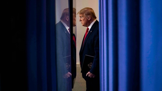 كورونا يحجر ترامب في عز حملته..لماذا يهتم العالم بإصابته إلى هذا الحدّ؟ كورونا يحجر ترامب في عز حملته..لماذا يهتم العالم بإصابته إلى هذا الحدّ؟