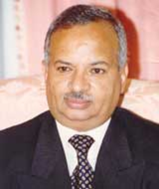 أهلي صنعاء يكرم وزير الشباب الأسبق الدكتور راوح