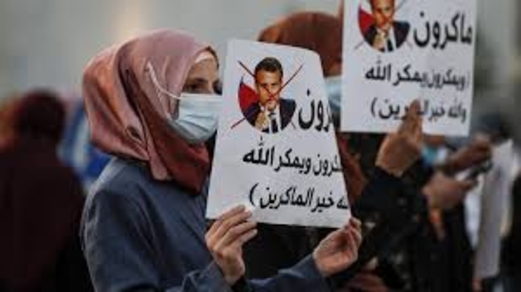 ردود فعل عربية واسلامية غاضبة ضد اساءة ماكرون للمسلمين ردود فعل عربية واسلامية غاضبة ضد اساءة ماكرون للمسلمين