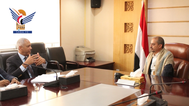 نائب وزير الخارجية يلتقي المنسق المقيم للأمم المتحدة بالإنابة